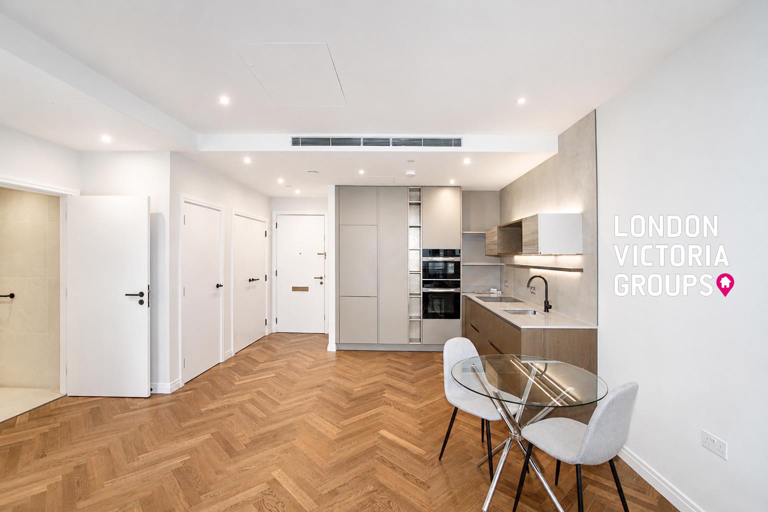 1 bed property in Hampton House, Michael Road, London